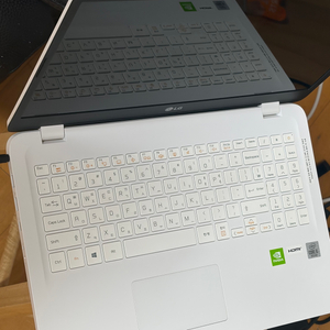 i5-10210U / 16GB / 256GB / LG 울트라PC 노트북 이미지