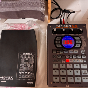 롤랜드 sp 404 sx 샘플러 풀박 이미지