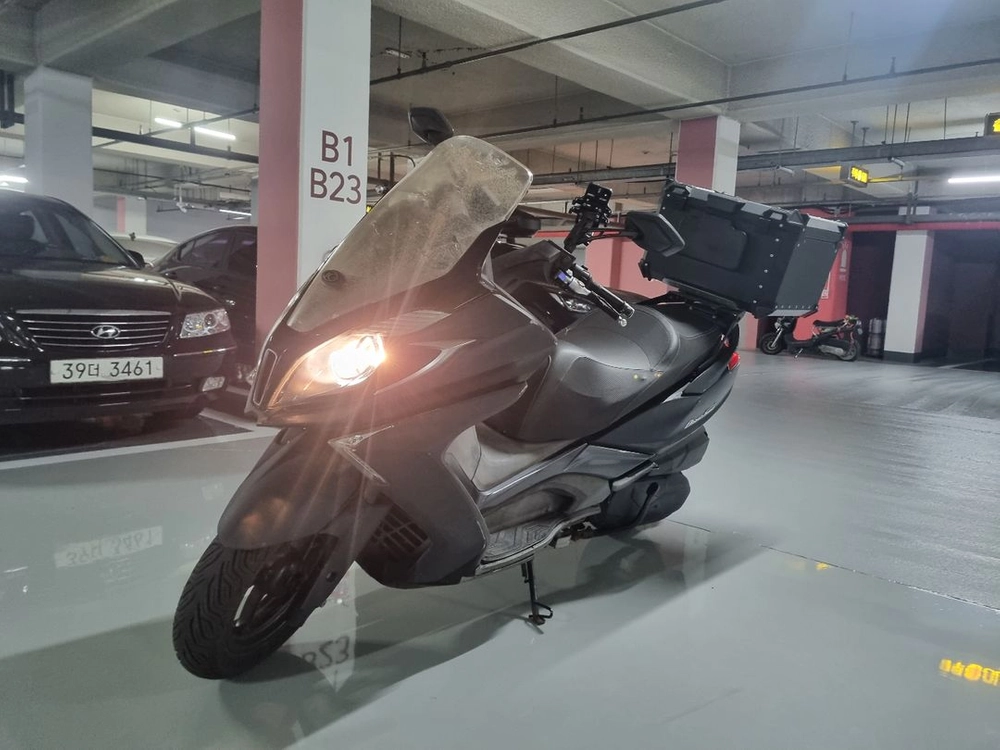 킴코 다운타운350 350cc 스쿠터 이미지