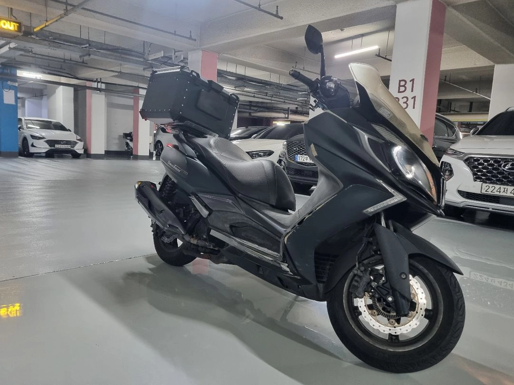 킴코 다운타운350 350cc 스쿠터 이미지