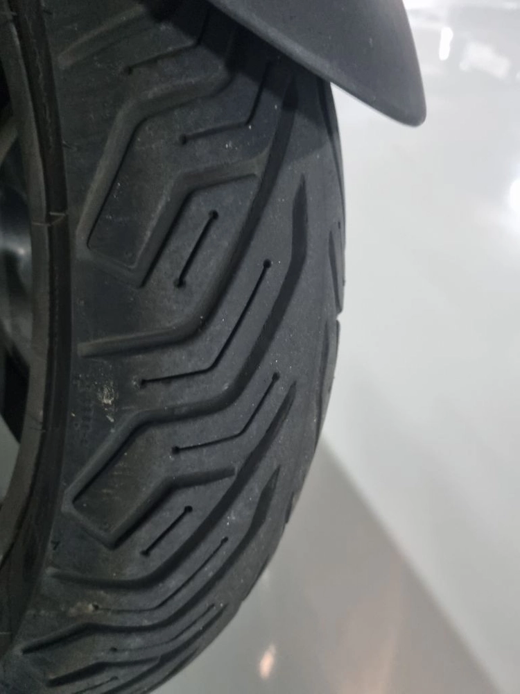 킴코 다운타운350 350cc 스쿠터 이미지