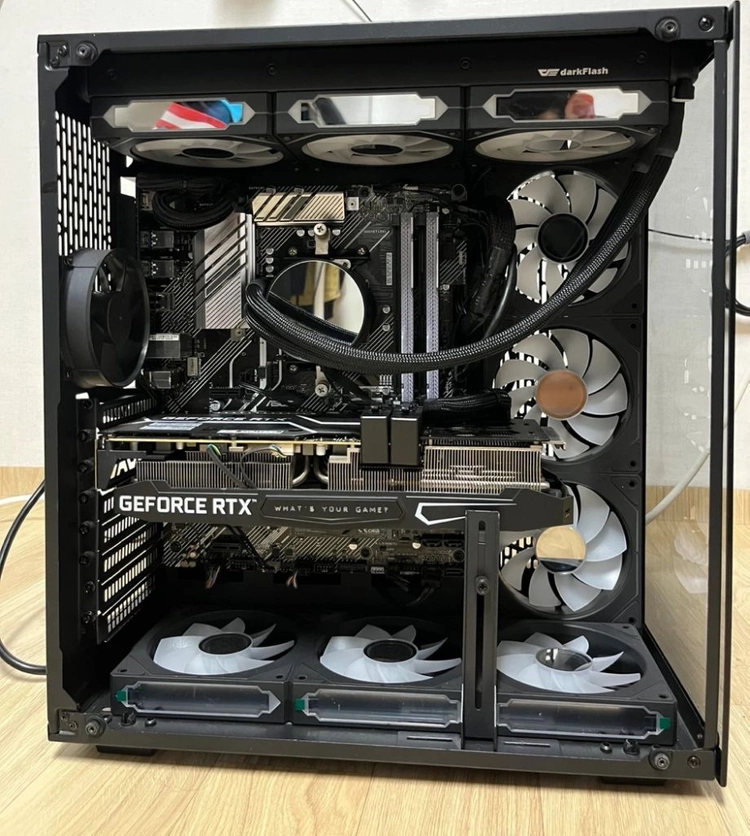 라이젠7 5700X / RTX 3080 SG / RAM 32GB / 풀 튜닝 어항PC 이미지