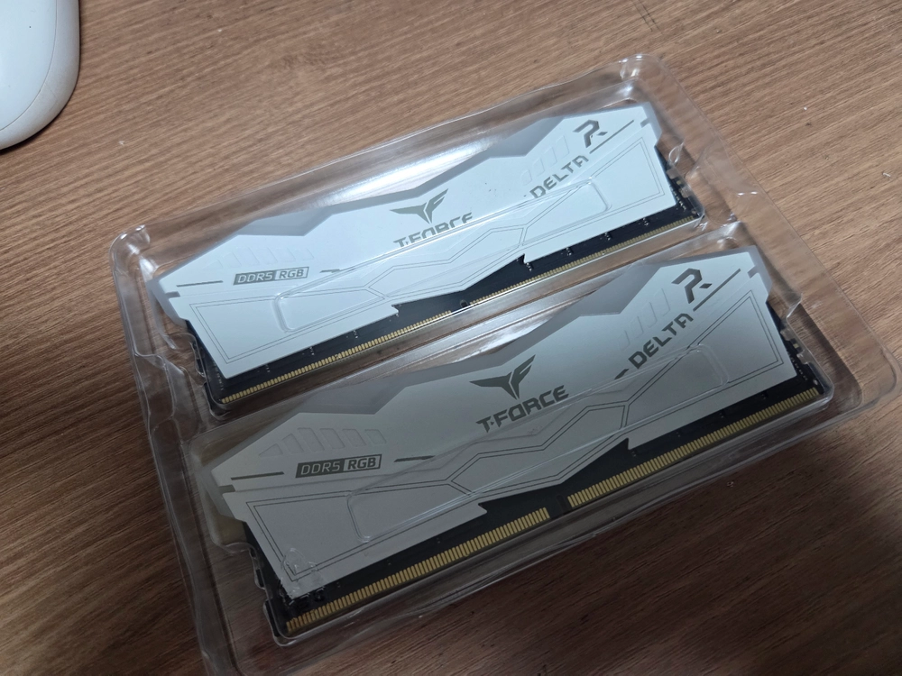 Teamgroup T-force Delta DDR5-5600 cl36 32gb x2 64gb 화이트 이미지
