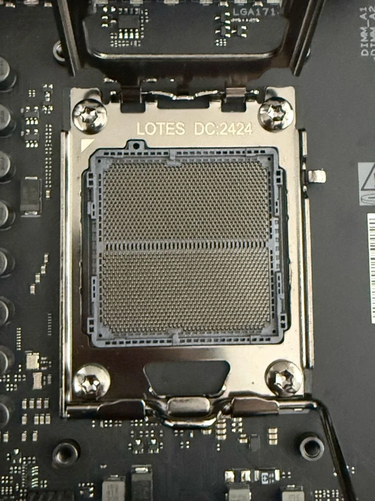 Asus Rog crosshair x870e hero 메인보드 이미지
