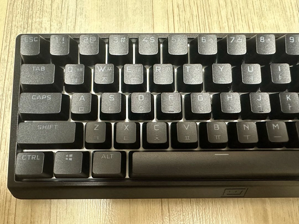 우팅 60 he v2 알루미늄 블랙 완제품 판매합니다. 이미지