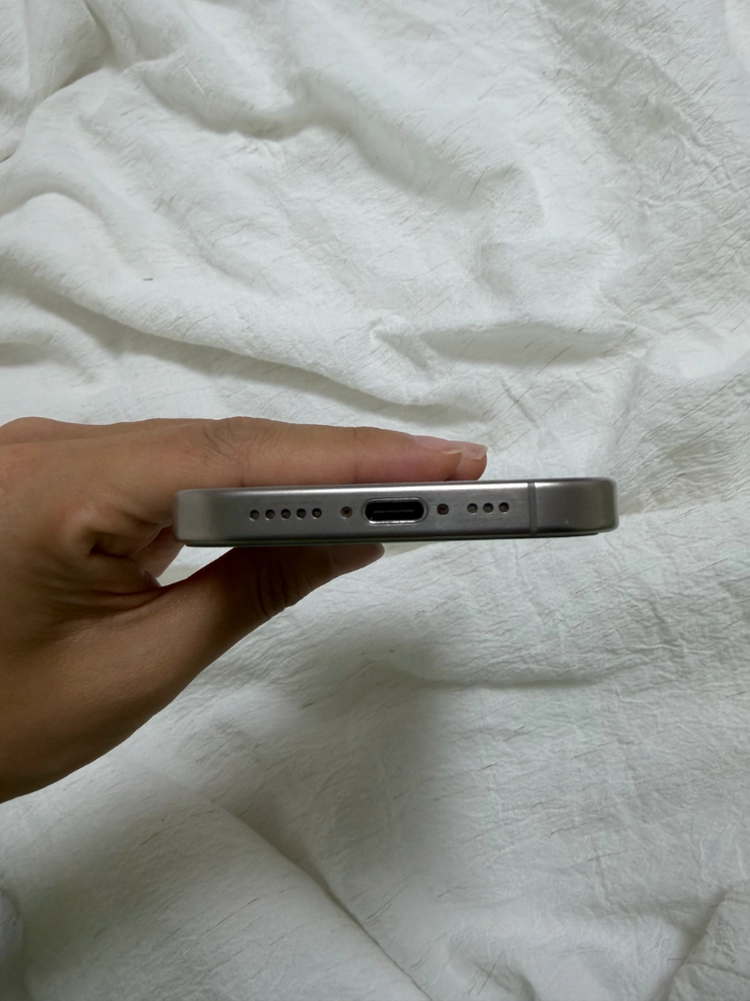 아이폰15프로 256gb 내츄럴티타늄 이미지