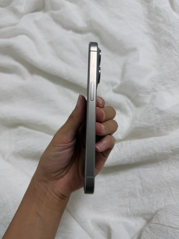 아이폰15프로 256gb 내츄럴티타늄 이미지