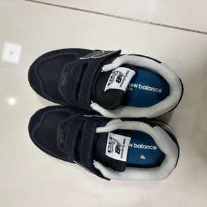 뉴발란스 키즈 운동화 190 이미지