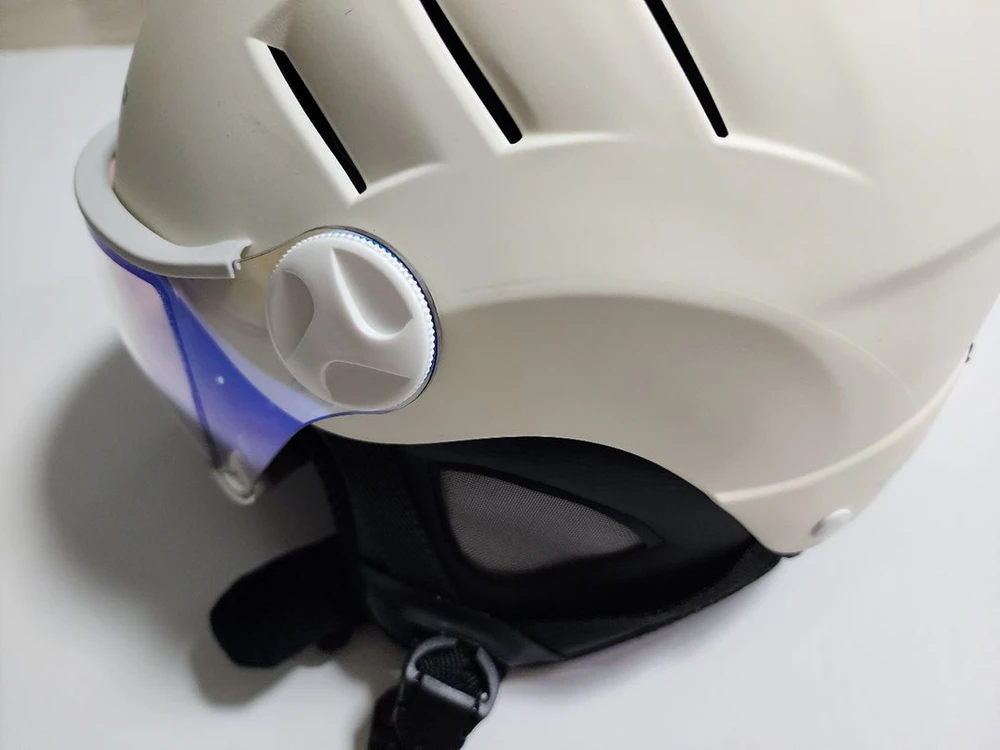 스노우보드 헬멧 이미지