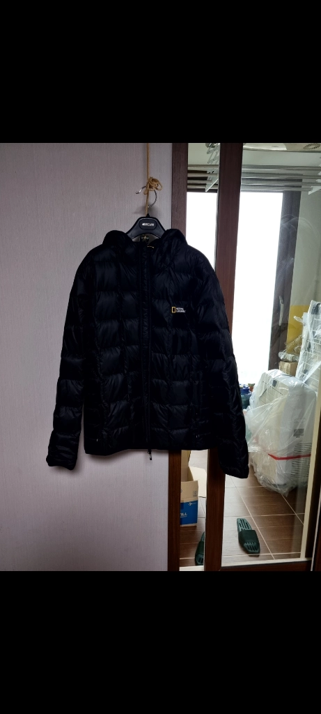 새제품 내셔널지오그래픽 경량구스패딩 블랙 100 이미지