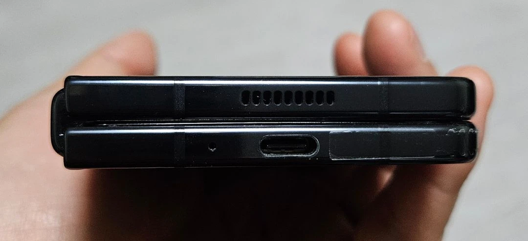 갤럭시 Z폴드5 블랙 256GB 액정교체폰 S급 팝니다. 이미지