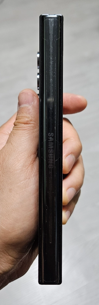 갤럭시 Z폴드5 블랙 256GB 액정교체폰 S급 팝니다. 이미지