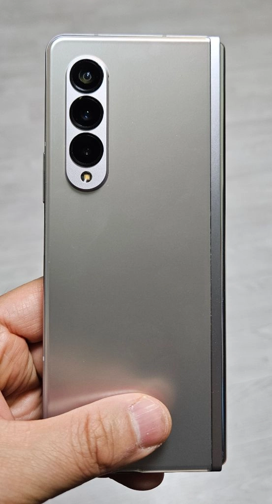 갤럭시 Z폴드3 실버 256GB A급 싸게 팝니다. 이미지