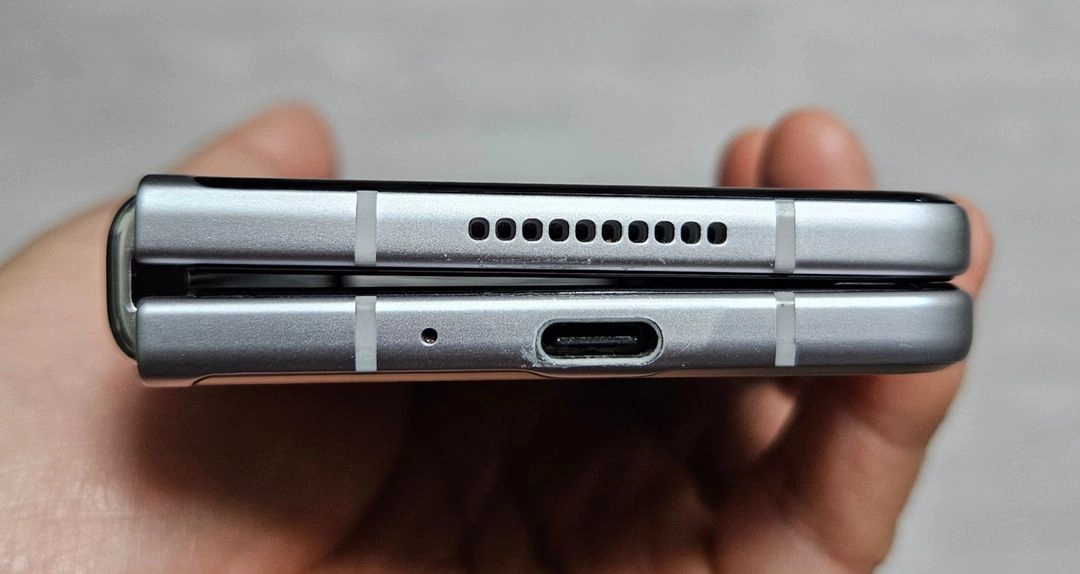 갤럭시 Z폴드3 실버 256GB A급 싸게 팝니다. 이미지
