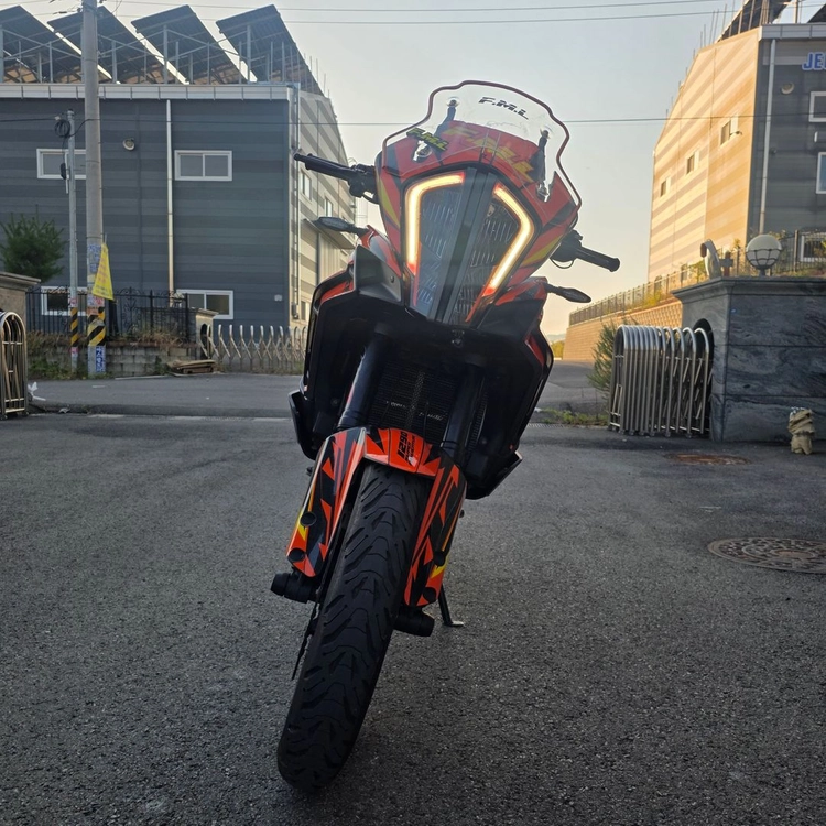 [특가] ktm190s 슈퍼어드벤처s 머플러구변o 2채널 블박o 3박스 보유중 저렴하게 판매합니다 이미지