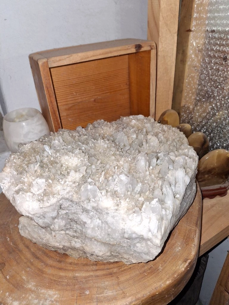 백수정 원석 장식품,백수정,수정원석,수석,대형수정,장식품,광물,보석,돌,크리스탈,소품,오브제,수정 결정 이미지