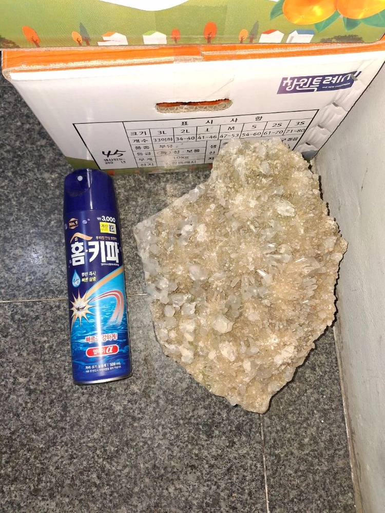 백수정 원석 장식품,백수정,수정원석,수석,대형수정,장식품,광물,보석,돌,크리스탈,소품,오브제,수정 결정 이미지