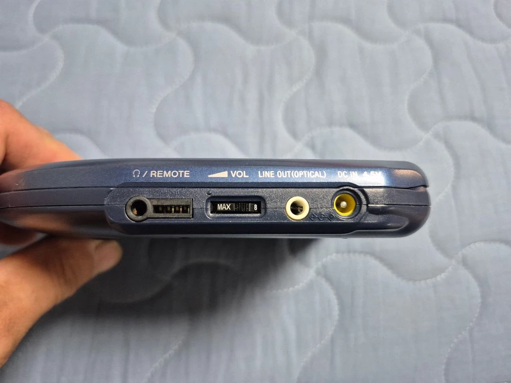 SONY D-E525 NAVY색상 정상작동품 판매합니다. 이미지