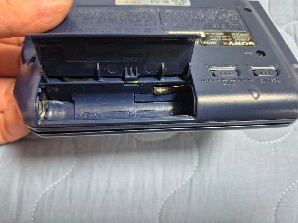 SONY D-E525 NAVY색상 정상작동품 판매합니다. 이미지