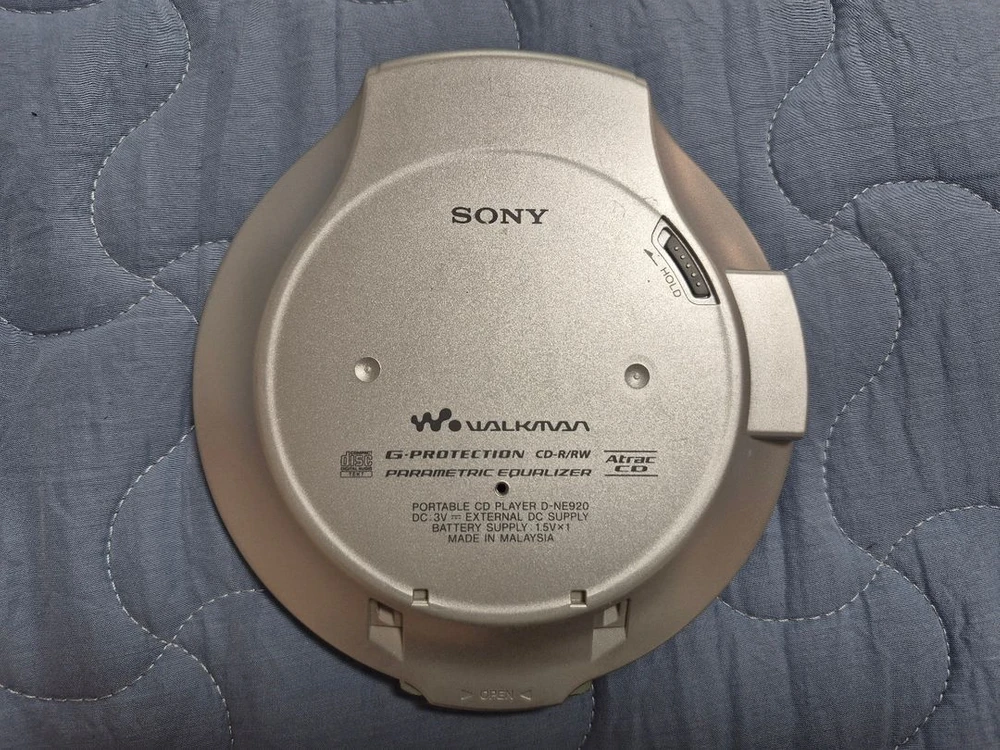 SONY D-NE920 SILVER색상 정상작동품 판매합니다. 이미지