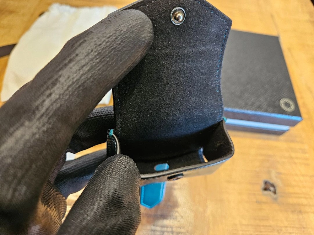 (정품/풀구성) 몽블랑 에어팟 프로 에메랄드 그린 페이턴트 레더 케이스 파우치 이미지
