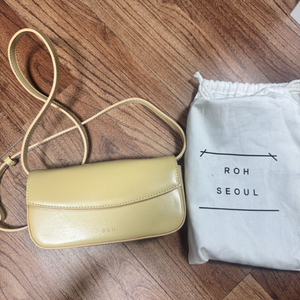 로서울 연노랑 크로스백 이미지