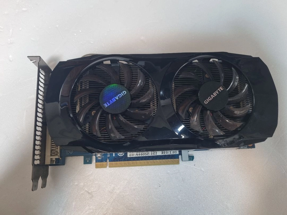 GIGABYTE GTX 460 SE 1GB 그래픽 카드 이미지