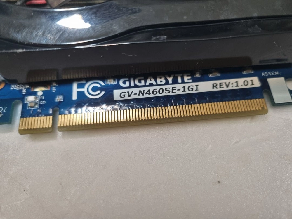 GIGABYTE GTX 460 SE 1GB 그래픽 카드 이미지