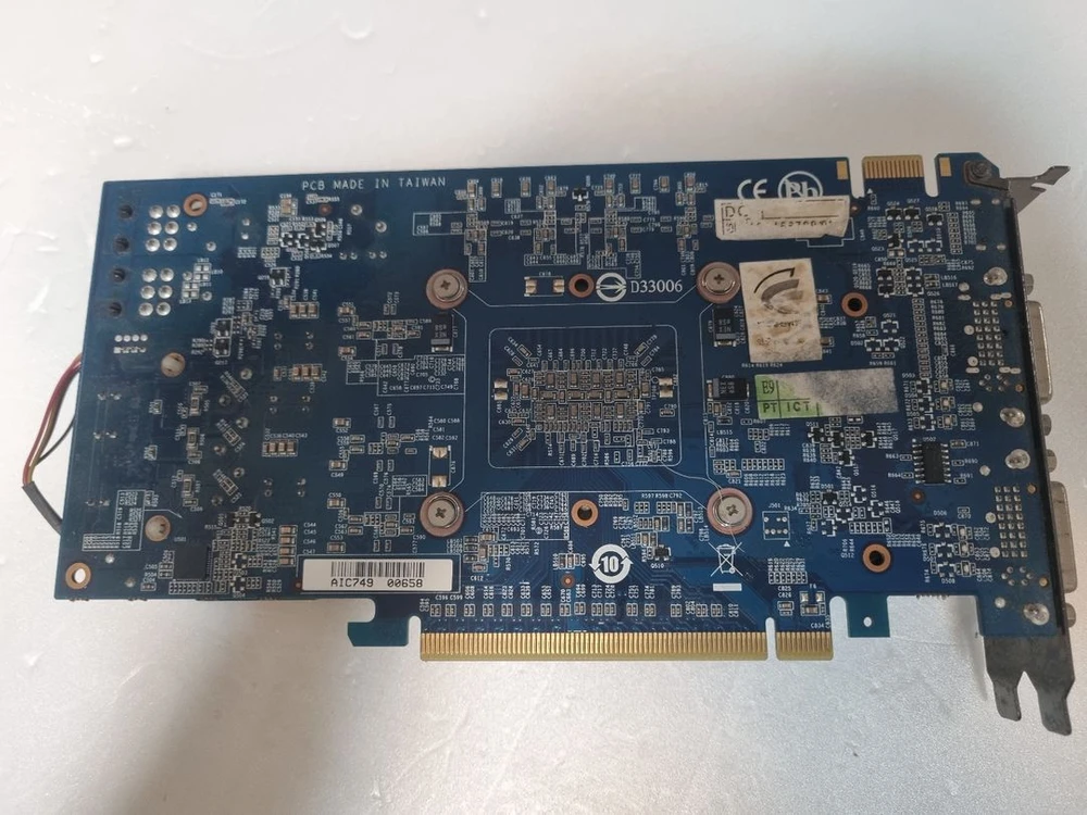 GIGABYTE GTX 460 SE 1GB 그래픽 카드 이미지
