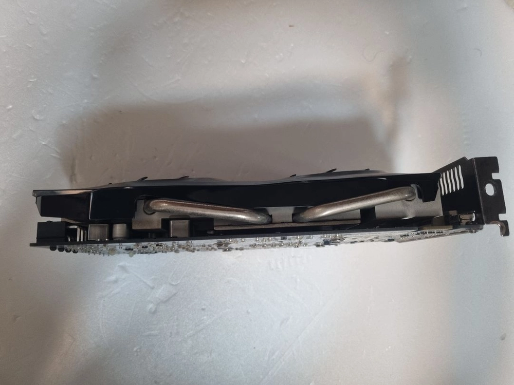 GIGABYTE GTX 460 SE 1GB 그래픽 카드 이미지