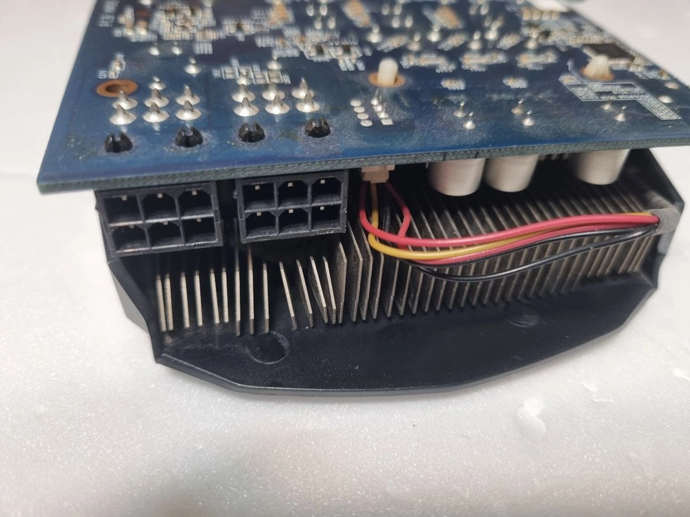 GIGABYTE GTX 460 SE 1GB 그래픽 카드 이미지
