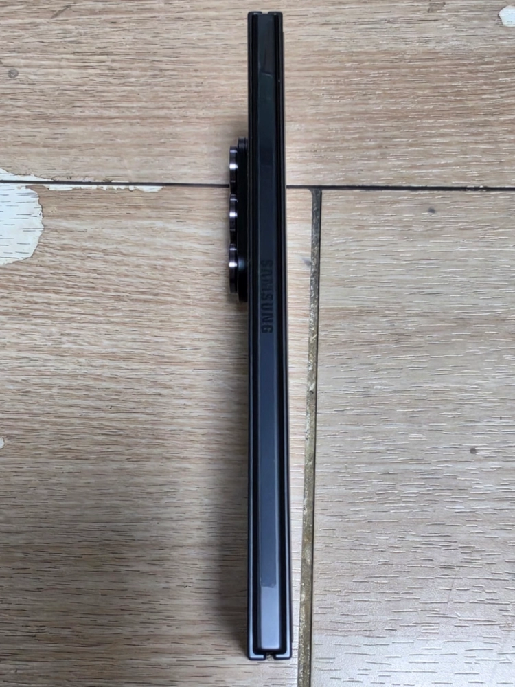 삼성 갤럭시 Z 폴드7 256GB 블랙 (힌지 및 액정 전체 새부품 교체) 이미지
