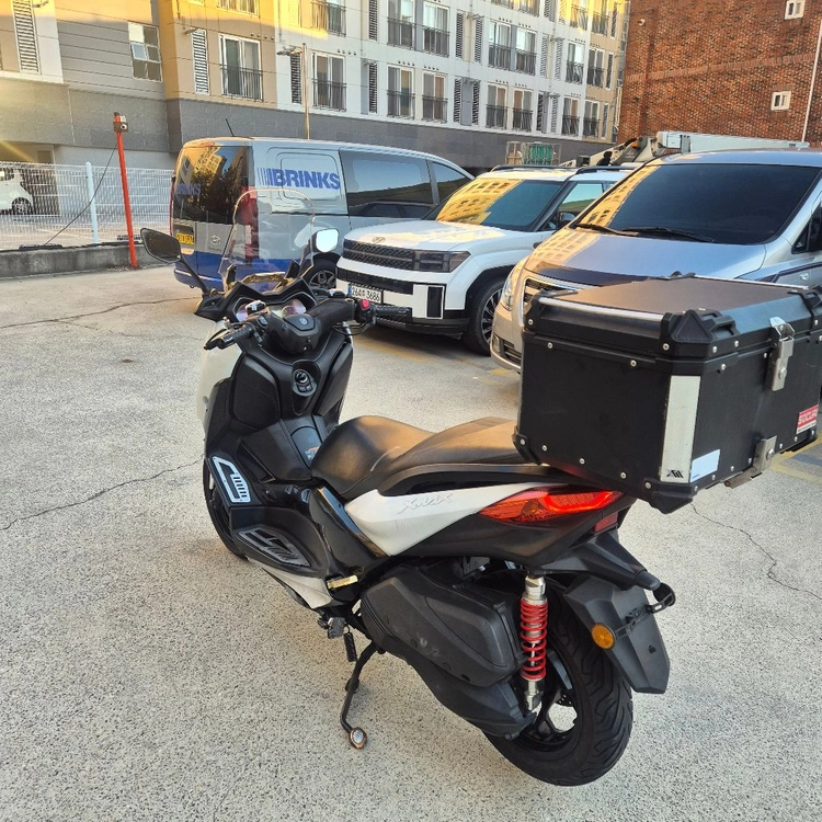 야마하 XMAX 300 화이트 탑박스 포함 17년식 가성비급매 이미지