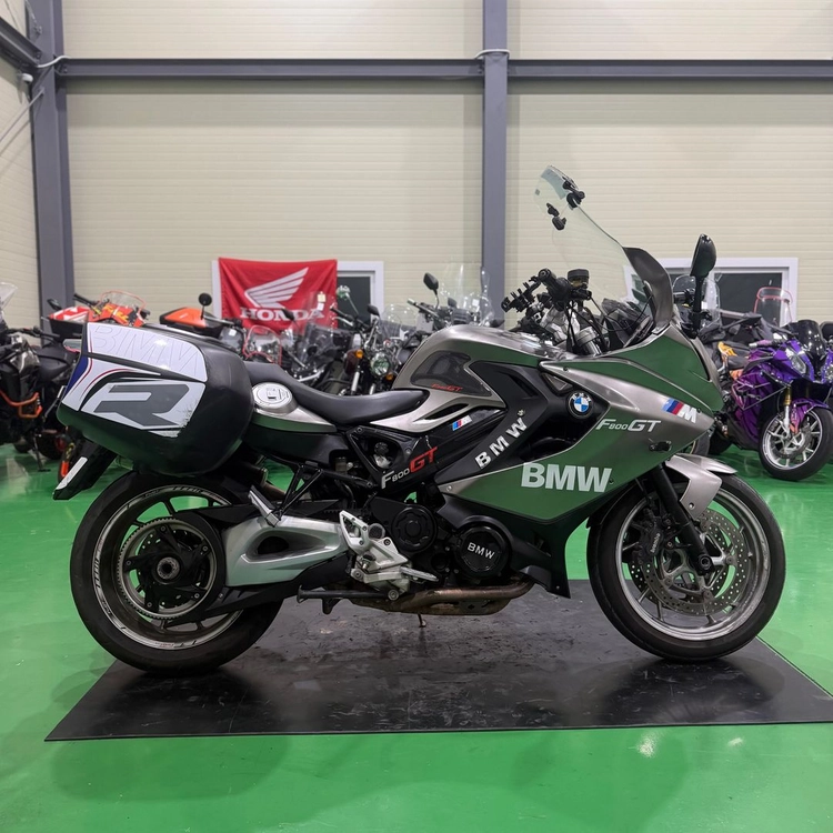BMW f800gt 14년식 블랙박스/사이드박스 셋팅 투어러 바이크 판매합니다 이미지
