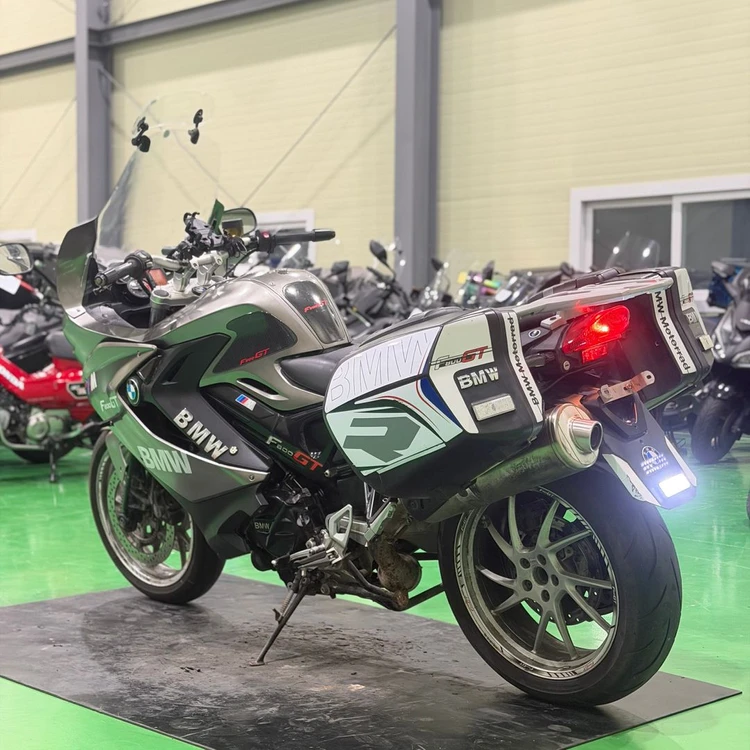 BMW f800gt 14년식 블랙박스/사이드박스 셋팅 투어러 바이크 판매합니다 이미지