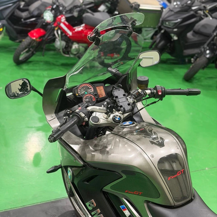 BMW f800gt 14년식 블랙박스/사이드박스 셋팅 투어러 바이크 판매합니다 이미지