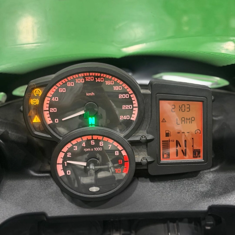 BMW f800gt 14년식 블랙박스/사이드박스 셋팅 투어러 바이크 판매합니다 이미지