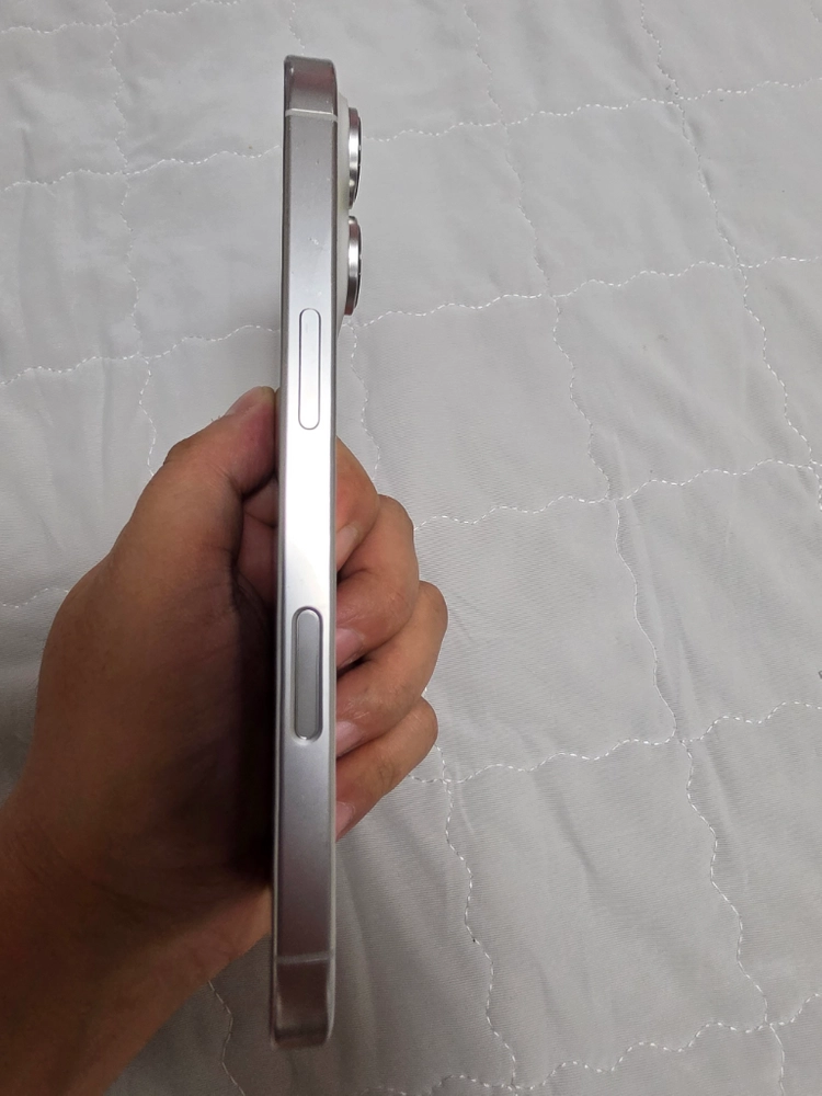 아이폰 16pro 256gb 화이트 정상해지폰 판매합니다. 이미지