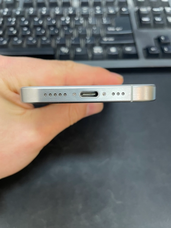 아이폰15프로 화이트 256GB 상태좋은 중고84만7천팝니다 이미지