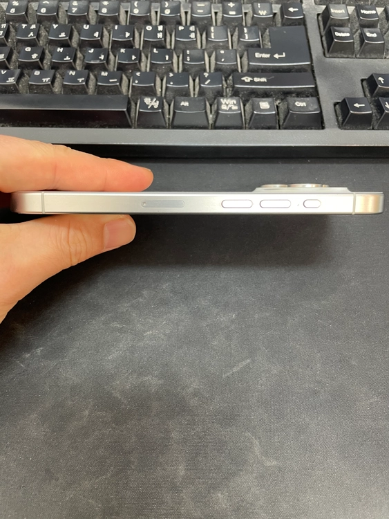 아이폰15프로 화이트 256GB 상태좋은 중고84만7천팝니다 이미지