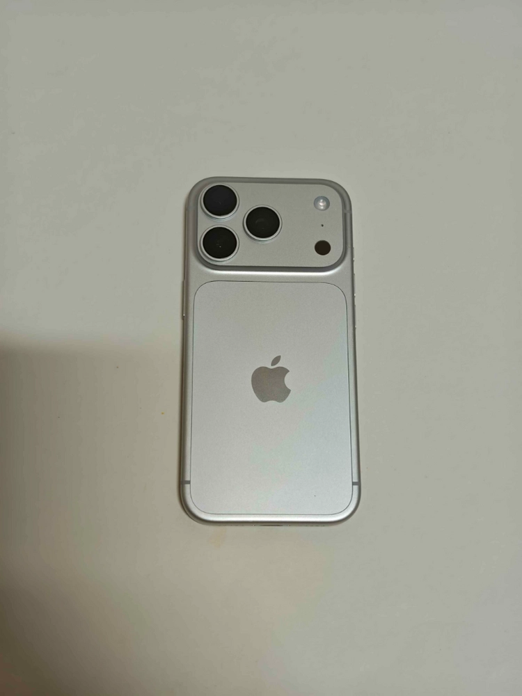 아이폰 18프로 실버 512기가 자급제 sss급 팝니다 이미지
