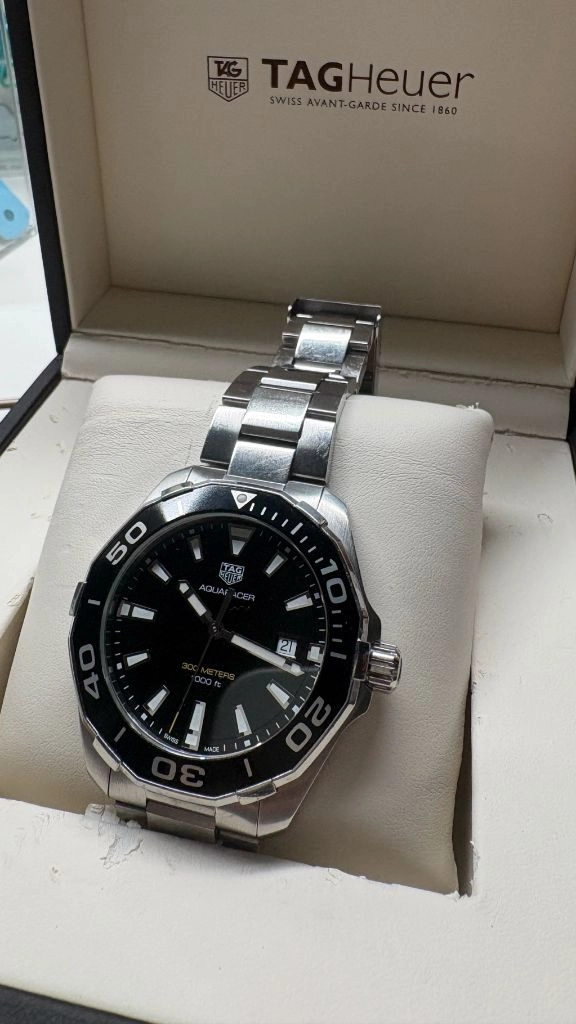 태그호이어 아쿠아레이서 43mm 검판 쿼츠 이미지