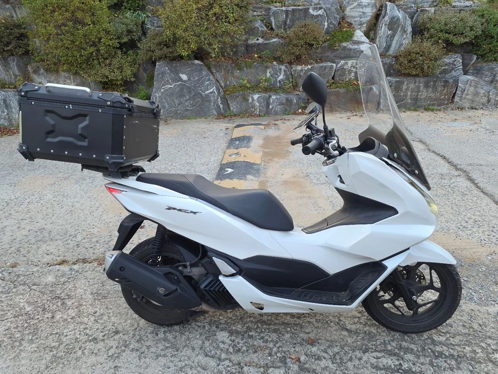 혼다 pcx125 24년 abs 짧은키로수 판매합니다 이미지