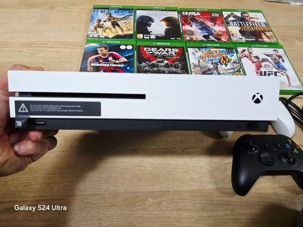 XBOX ONE S 엑스박스원에스, 게임패드2개, 게임8개(3개미개봉) 팝니다~ 이미지