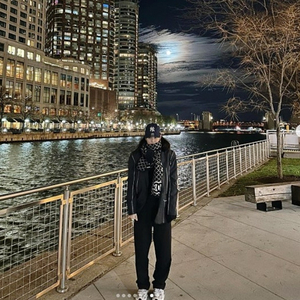 샤넬 제니 머플러 이미지