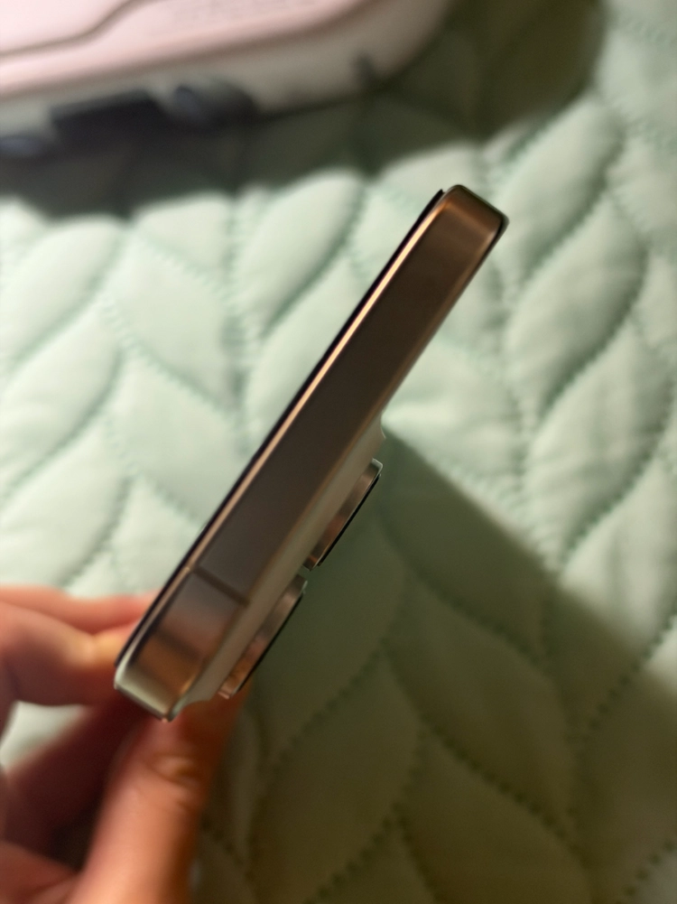 아이폰 16프로 자급제 화이트 128GB 이미지