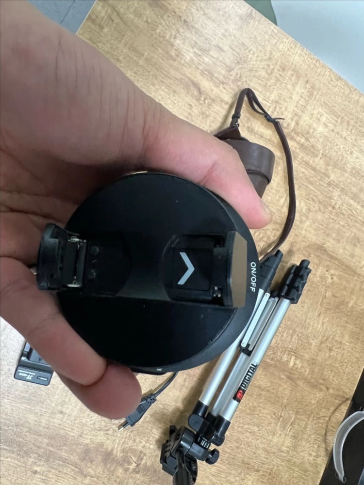 ILCE-QX1 카메라 렌즈 포함 판매합니다. 이미지