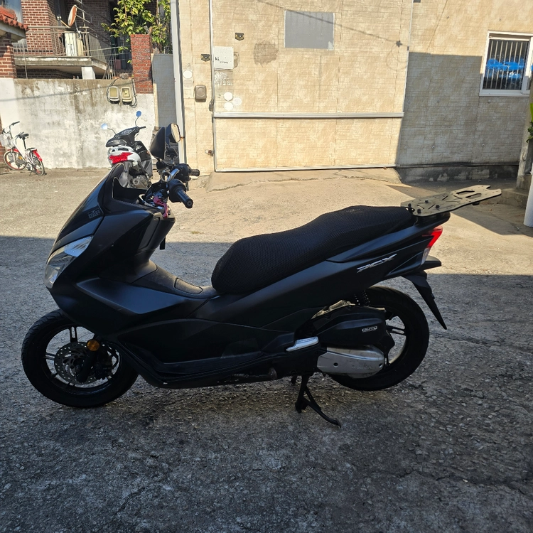 혼다 PCX 125 스쿠터 오토바이 이미지