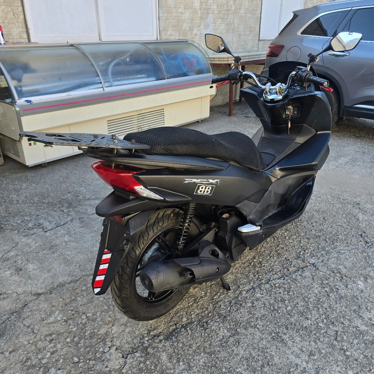 혼다 PCX 125 스쿠터 오토바이 이미지