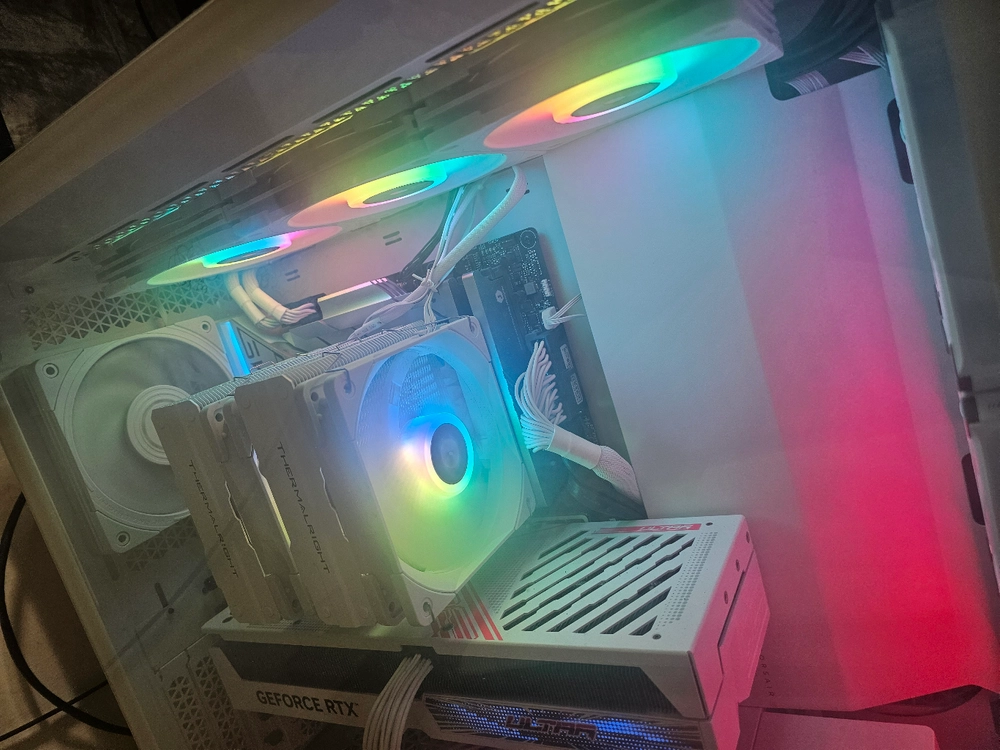 컴퓨터판매 i5-13600k 그래픽카드 4070Ti 이미지